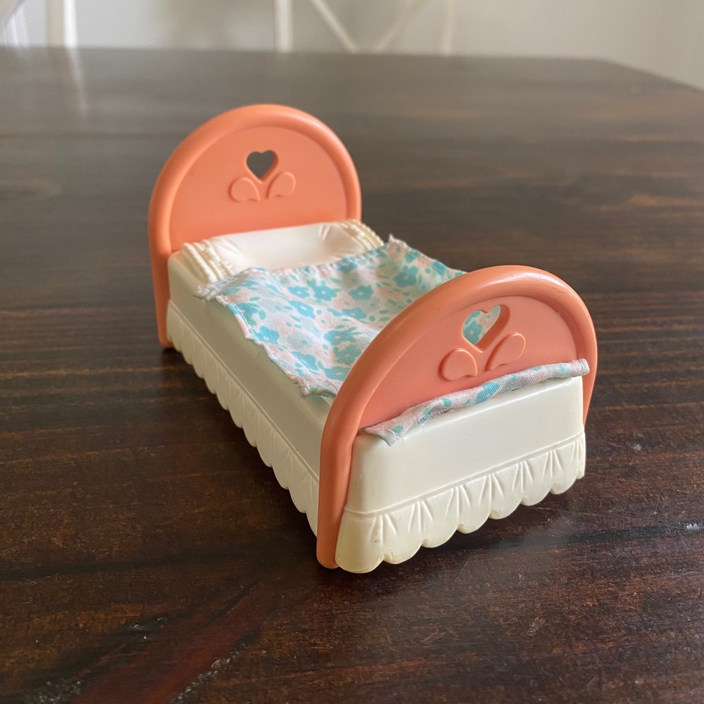 RARE Fisher Price Loving Family Dollhouse Bed Peach Heart 1993 Vintage Blanket